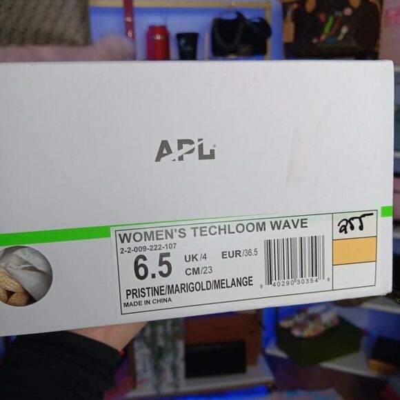 New In Box APL Techloom Wave Trainers Size 6.5 36.5 Sneakers in Marigold - Picture 2 of 5
